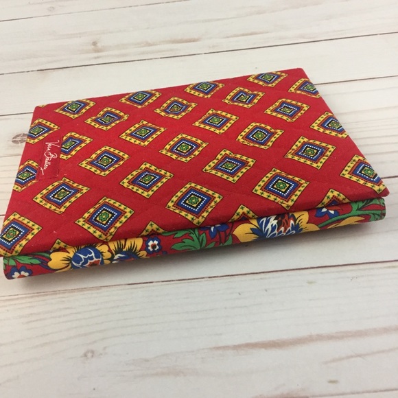 Vera Bradley Villa Red Bifold Picture Frame Two 4" x 6" Photos Retired New - Picture 3 of 9